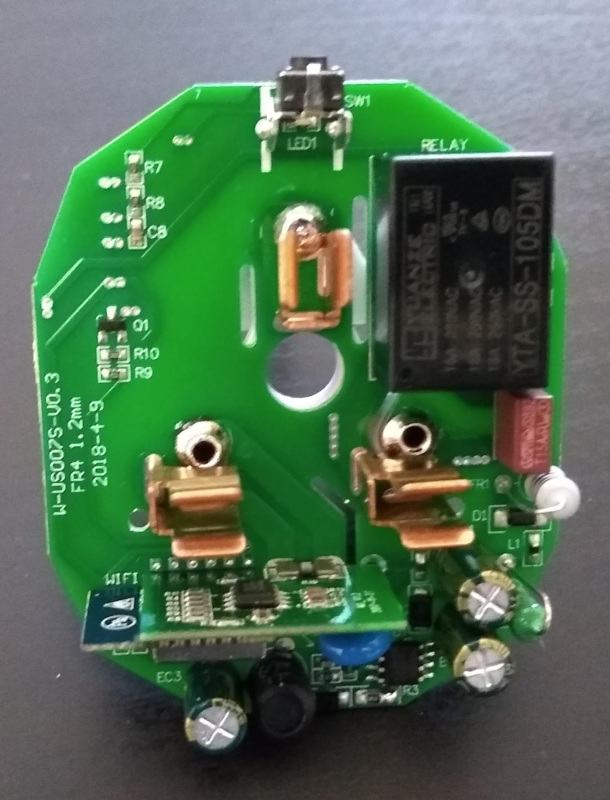 Inside of Maxcio Smart Plug